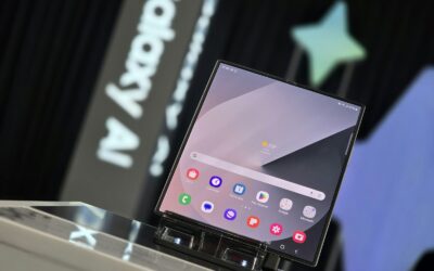 Brangiausias modelis dingsta iš parduotuvių: „Samsung“ stabdo „Galaxy Z Trifold“ prekybą