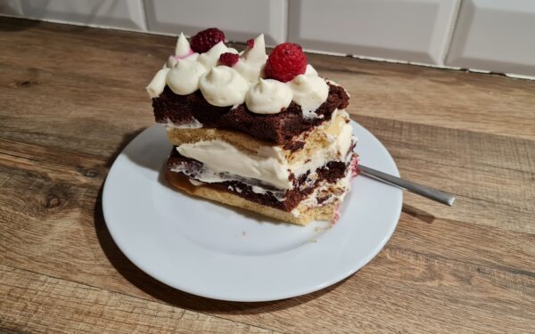 Atrodo lengvas, bet turi daug kalorijų: mitybos ekspertai atskleidžia, ką būtina žinoti apie mascarpone