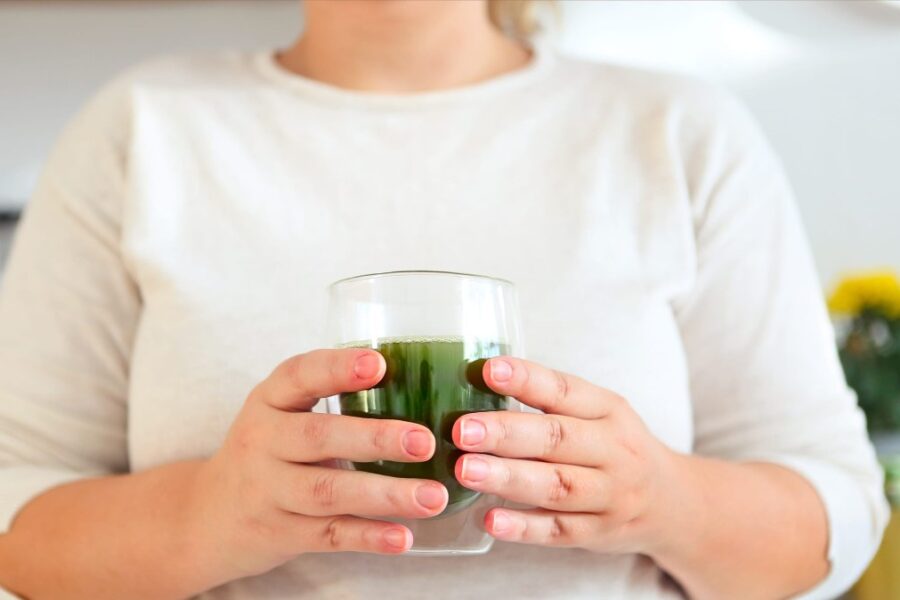 Spirulinos gėrimas.