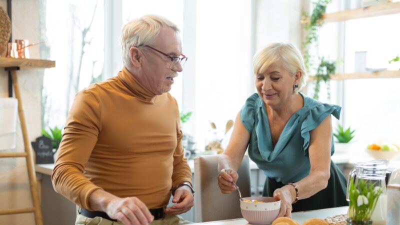 Jei jums 60+, tuomet verta atkreipti dėmesį: šie 3 produktai gali tyliai alinti žarnyną ir trikdyti virškinimą
