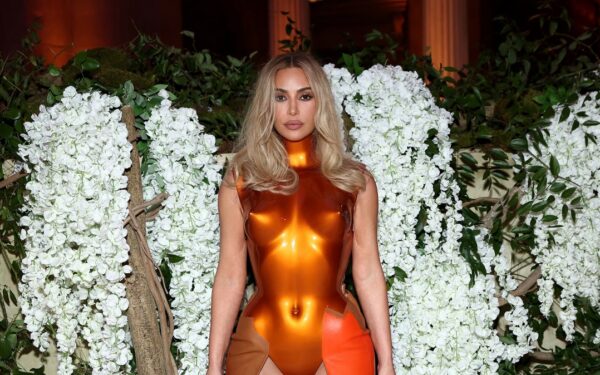 Kim Kardashian pavertė save meno kūriniu: Met Gala įvaizdis tapo viena didžiausių vakaro intrigų