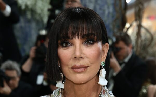 Fotografai nuo Kris Jenner negalėjo atitraukti objektyvų: viena detalė nustelbė net suknelę