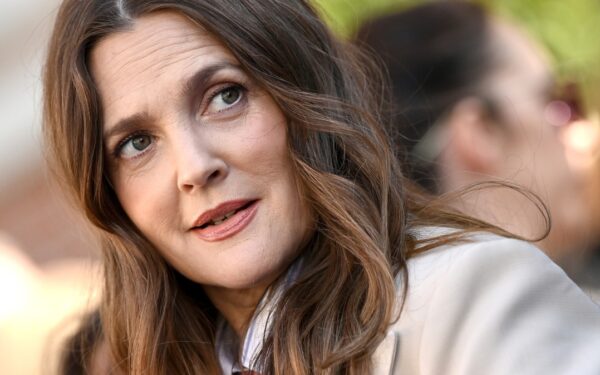 Drew Barrymore atsisako slėpti raukšles: jos žinutė sulaukė didelio dėmesio