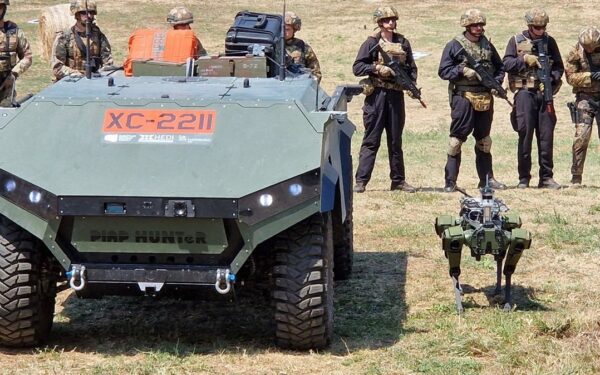 NATO šalys vis labiau domisi sausumos robotais: italai jau testuoja lenkų kurtą sistemą
