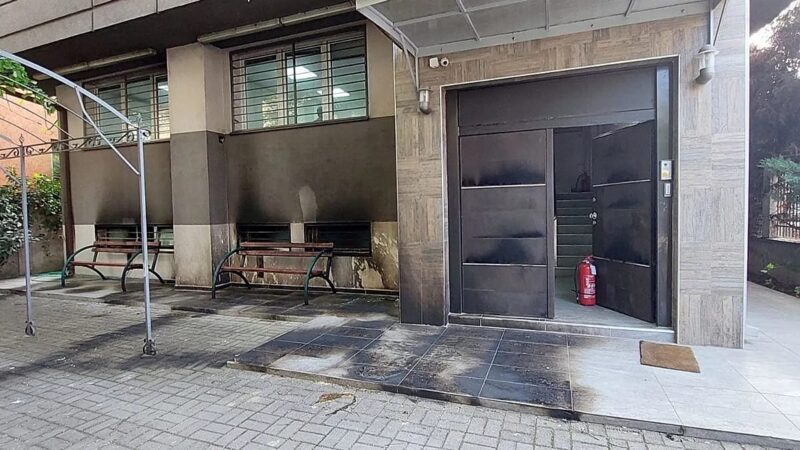 Skopjėje padegta sinagoga: išpuolis siejamas su „Islamo valstybės“ tinklu, sulaikyti 7 įtariamieji