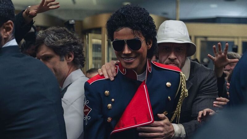 „Michael“ filmas sulaukė audringos reakcijos: ar popkaraliaus istorija per daug „išvalyta“?