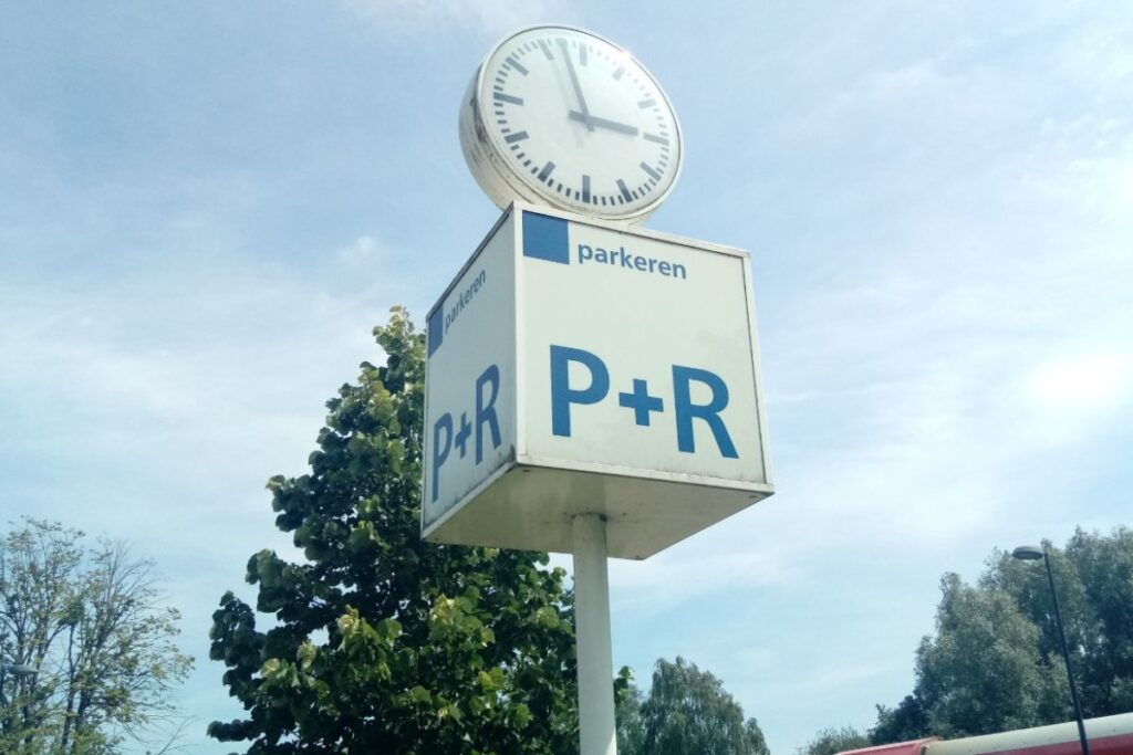 P+R kelio ženklas. Canva nuotr.