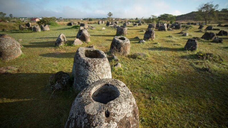 Archeologai atidarė milžinišką akmeninį indą – tai, ką rado viduje, pribloškė net visko mačiusius archeologus