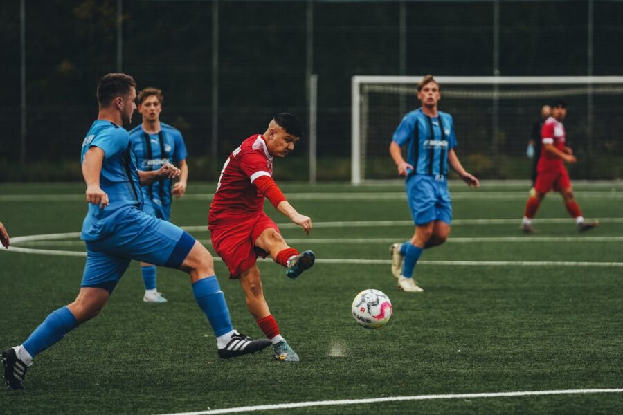 Šiuolaikinio futbolo strategijos_ kaip keičiasi žaidimo braižas aikštėje