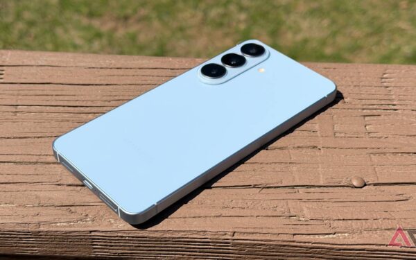 „One UI 8.5“ nukeltas: „Samsung“ žada paaiškinimus, bet vartotojai laukia konkrečių datų
