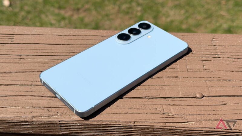 „One UI 8.5“ nukeltas: „Samsung“ žada paaiškinimus, bet vartotojai laukia konkrečių datų