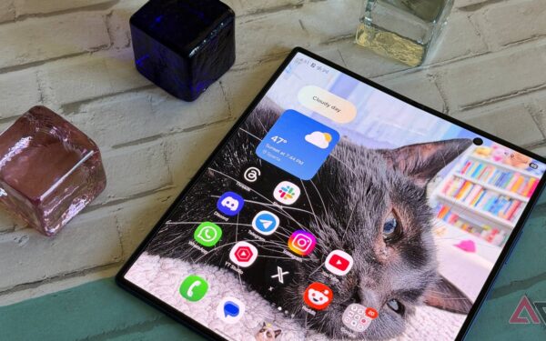 Nutekinti „Galaxy Z Fold“ vaizdai sukėlė diskusijas: vienas pokytis gali pakeisti visą seriją