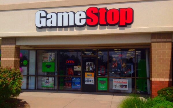 Sulaukė griežto atsako: „GameStop“ bandė perimti „eBay“, tačiau sandoris subliūško dar neprasidėjęs