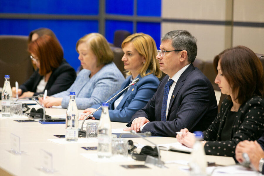 Aštuoni rinkimai per penkerius metus: naujasis Bulgarijos premjeras žada kovoti su korupcija ir infliacija