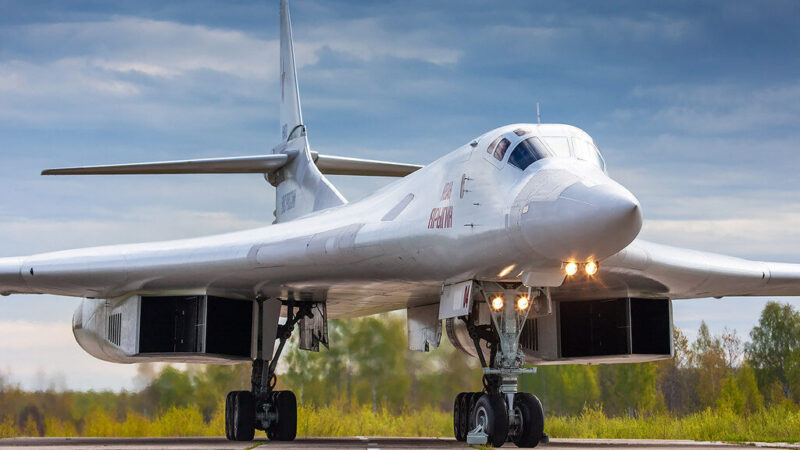 Strateginis bombonešis Tu-160M vėl dėmesio centre: kalbama apie ribotus pajėgumus