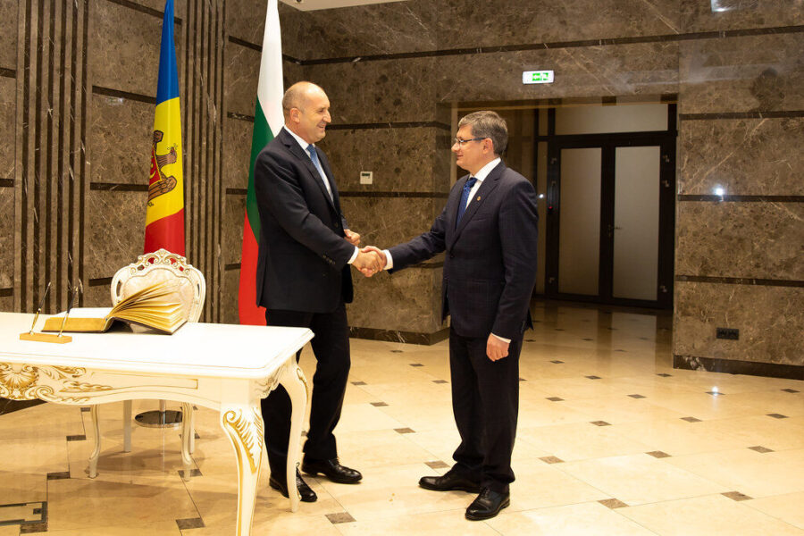 Naujasis Bulgarijos premjeras įspėja dėl artėjančių išbandymų: minimos kainos ir energetikos krizė