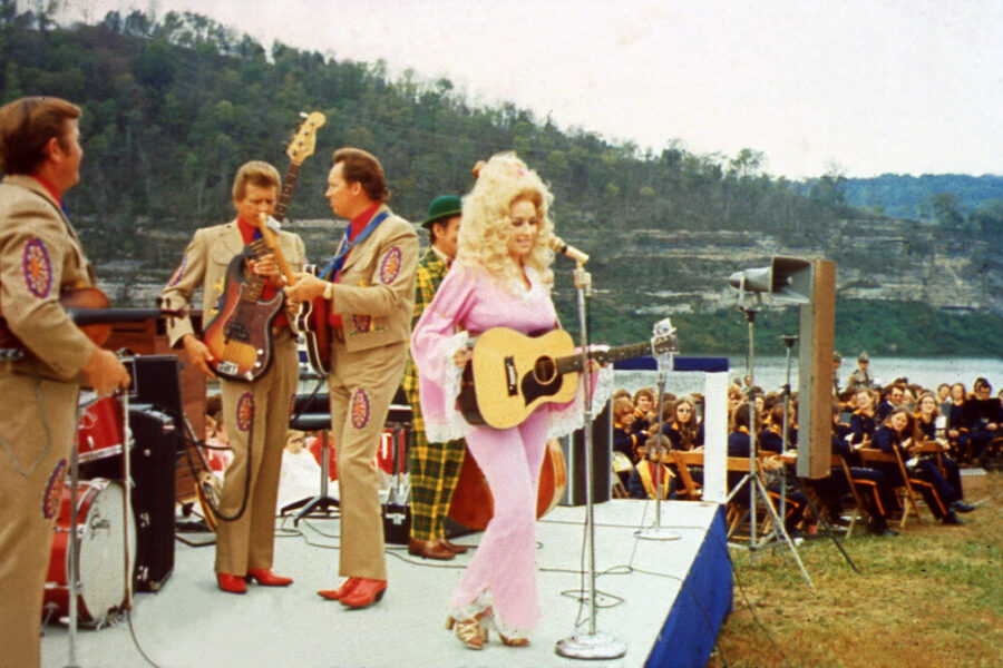 Las Vegaso planai griūva: po gydymo komplikacijų, Dolly Parton atidėjo svarbius pasirodymus