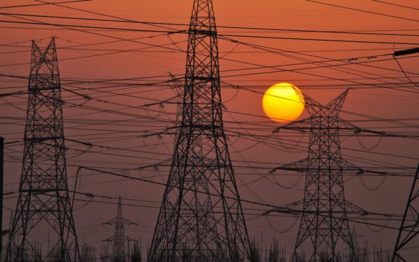 Apkrova viršijo 265 gigavatus: Indijoje dėl karščio bangos fiksuojami nauji elektros vartojimo rekordai