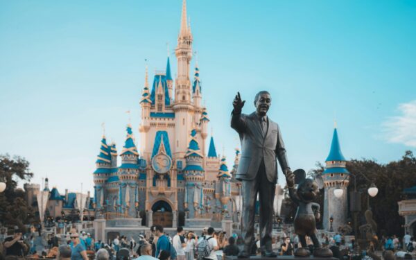 „Disney+“ gali smarkiai pasikeisti: vartotojai vienoje programėlėje darytų beveik viską