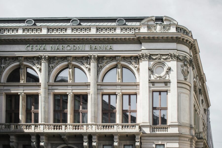 Dirbtinis intelektas ateina į bankus: „Performativ“ automatizuoja visą investavimo ciklą
