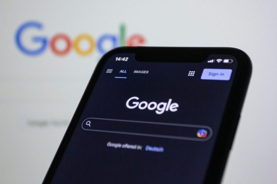 Google telefone. Pexels nuotr.