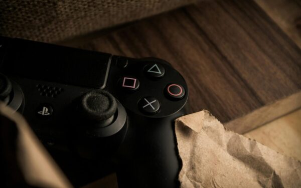 „PlayStation Plus“ prenumeratoriai trina rankomis: į katalogą įtrauktas net „Red Dead Redemption 2“