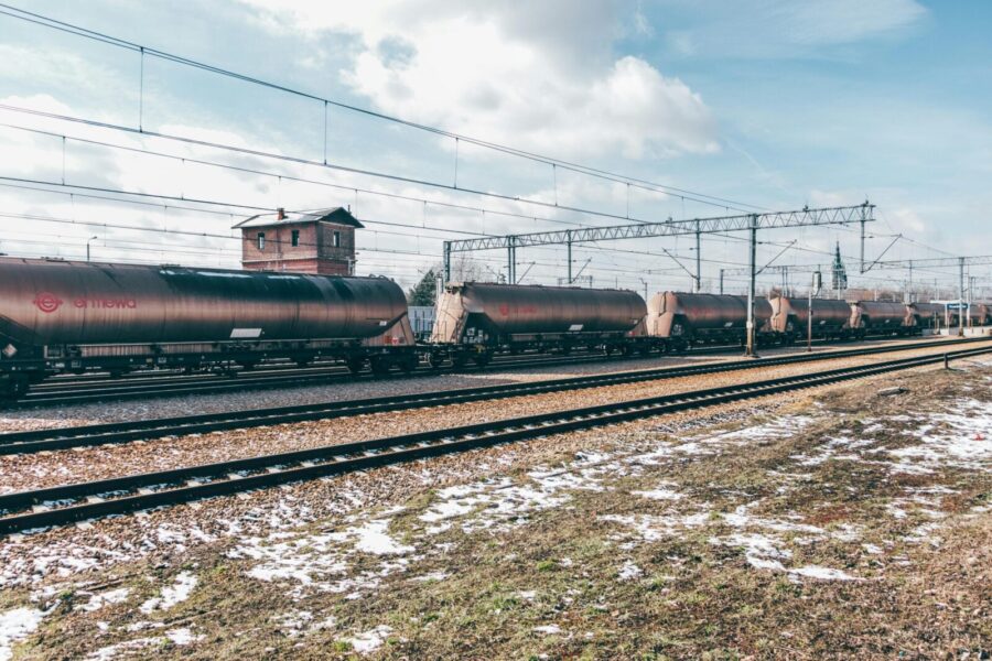 Lenkijos krovinių milžinė stabdo kritimą: ekspertai svarsto ar to pakaks išvengti naujų problemų