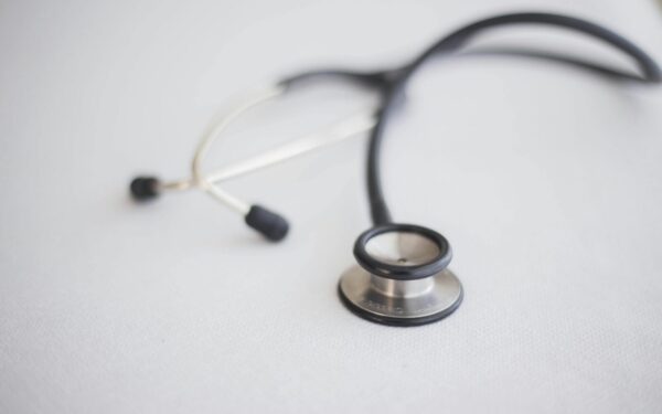 Medikai įspėja, vienas simptomas gali signalizuoti gyvybei pavojingą būklę