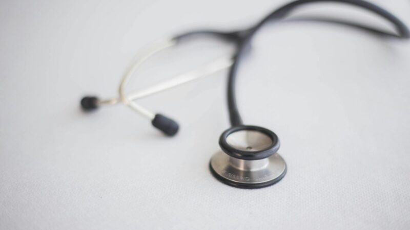 Medikai įspėja, vienas simptomas gali signalizuoti gyvybei pavojingą būklę