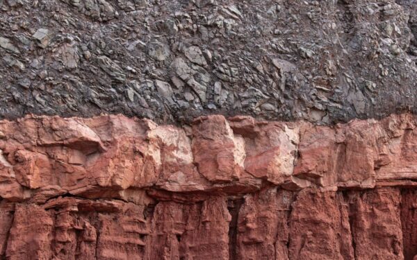 Paslaptis 600 kilometrų gylyje: netikėta mineralų transformacija gali sukelti giliuosius smūgius