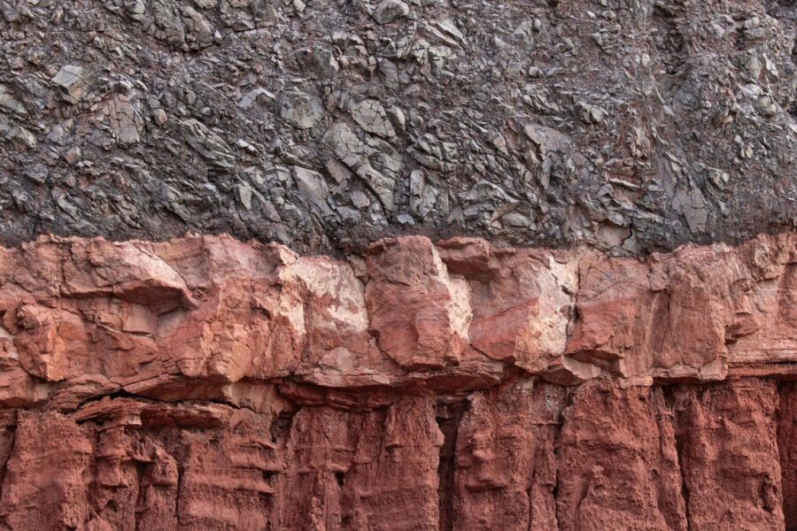 Paslaptis 600 kilometrų gylyje: netikėta mineralų transformacija gali sukelti giliuosius smūgius