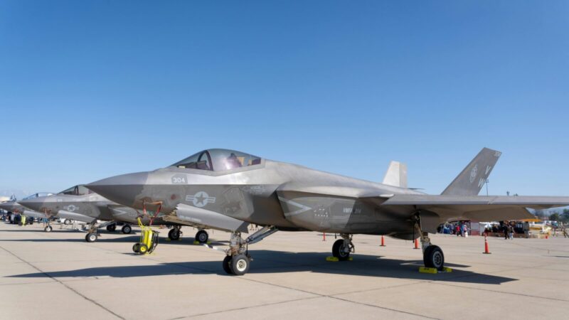 F-35 naikintuvai vadinami skraidančiais duomenų centrais: sužinokite, kuo jie tokie ypatingi