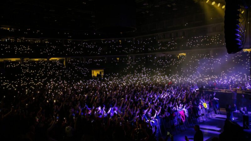 „Eurovizijos“ gerbėjai kuria milijonus grojaraščių: konkursas virto pasauliniu muzikos reiškiniu