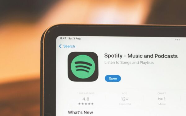 Muzikos revoliucija: „Spotify“ populiariausiuose: pasaulinę sceną užkariauja daugiakalbiai hitai