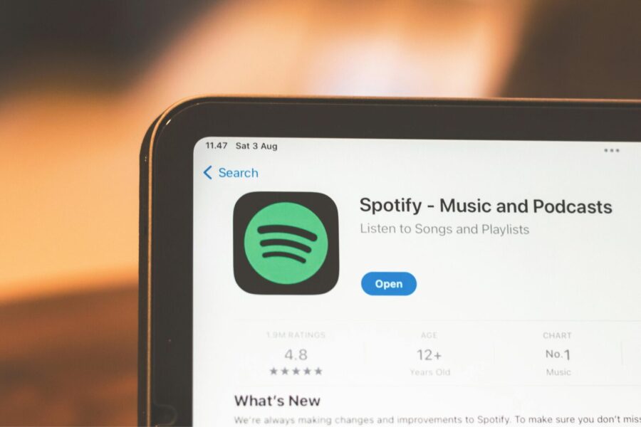 Muzikos revoliucija: „Spotify“ populiariausiuose: pasaulinę sceną užkariauja daugiakalbiai hitai