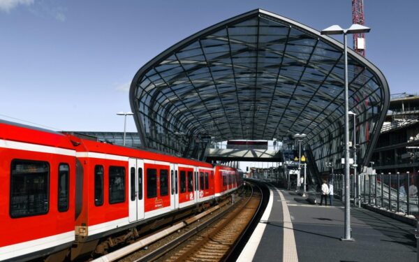 „Deutsche Bahn“ siūlo naudotus vagonus, kurie pritaikyti skirtingoms Europos sistemoms