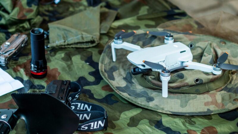 Dronų įskridimai ir trikdoma navigacija: po virtinės incidentų Baltijos šalys siunčia aiškią žinią Europai