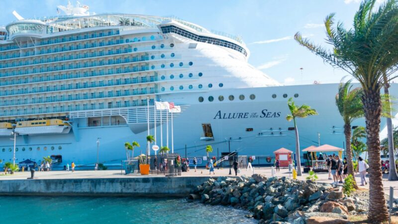 „Royal Caribbean“ plečia „Icon“ klasę: statys dar du milžiniškus kruizinius laivus
