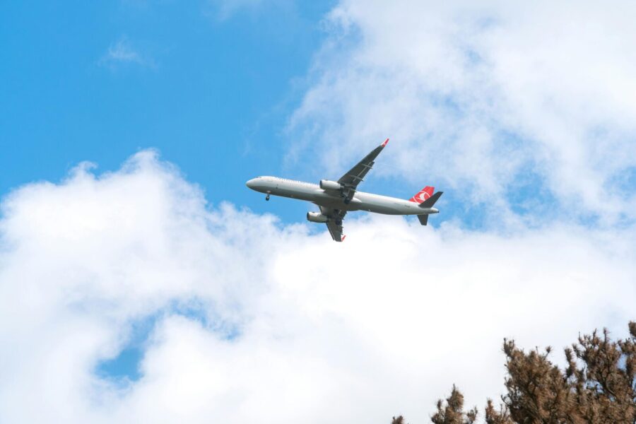 Nauja analizė atskleidė tikrąjį aviacijos mastą: tarša koncentruojasi keliuose oro uostuose