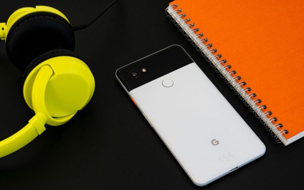 „Pixel“ savininkai įsiutę: po „Google“ atnaujinimo dalis telefonų išsikrauna per kelias valandas