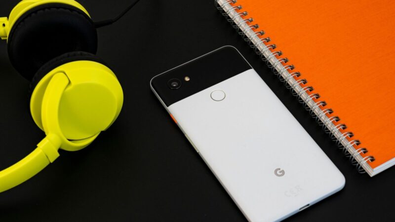 „Pixel“ savininkai įsiutę: po „Google“ atnaujinimo dalis telefonų išsikrauna per kelias valandas