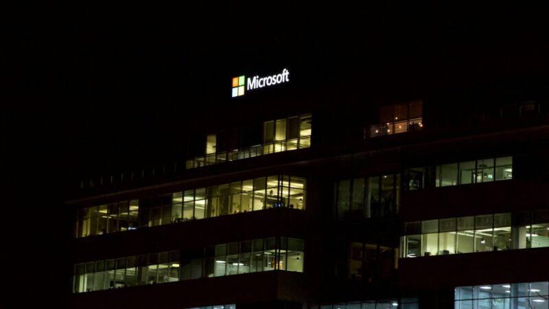 Lustai, remiksai ir 65 mlrd. eurų planas: „Microsoft“ taikosi į naują dirbtinio intelekto sandorį