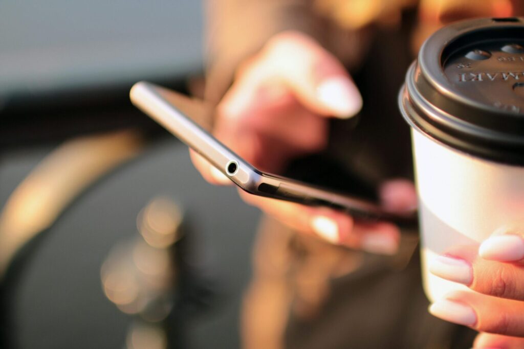 Susirašinėjimas SMS. Pexels nuotr.