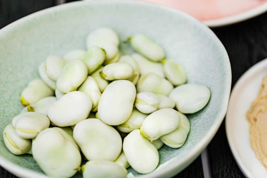 Fava pupos dubenyje. Pexels nuotr.