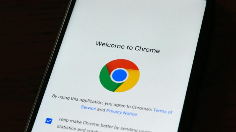 „Google“ integruoja „Gemini“ į „Chrome“: DI analizuos atvertus puslapius realiuoju laiku