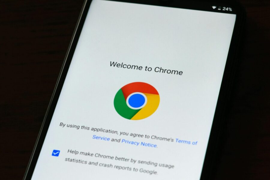 „Google“ integruoja „Gemini“ į „Chrome“: DI analizuos atvertus puslapius realiuoju laiku