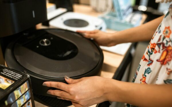 Baldai, skolos ir buitinė technika: antros pakopos pensijų pinigai tirpsta kasdieniams pirkiniams