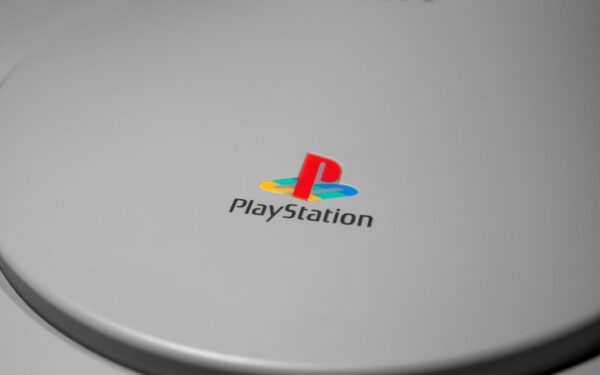 Ilgi „užkrovimo“ ekranai gali dingti: „Sony“ ruošia netikėtą sprendimą