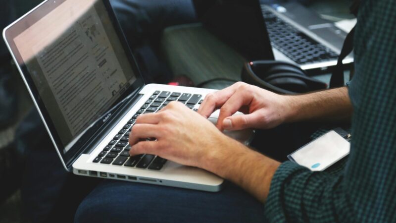 „Python“, „JavaScript“ ir DI: darbdaviai įvardijo įgūdžius, kurie šiandien atveria duris į IT