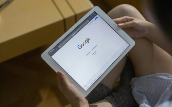 „Googlebook“ žada naują kompiuterių erą: dėmesio centre dirbtinis intelektas „Gemini“